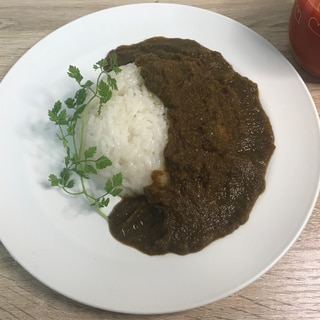 カレー粉玉ねぎ人参で作るシンプルベジタリアンカレー